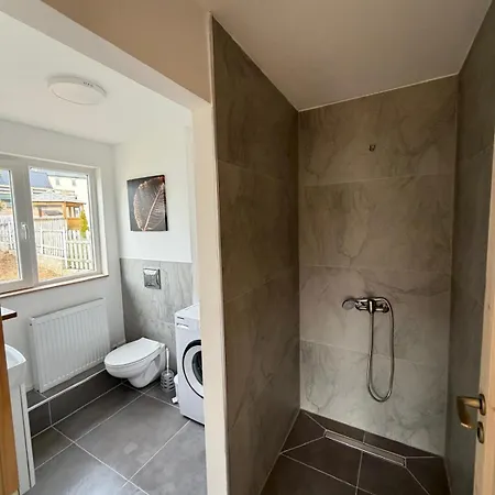 Vakantiehuis Vikendica 3
